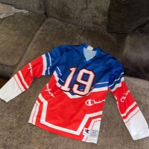 Awesome Champion Jersey, Size M + great condition